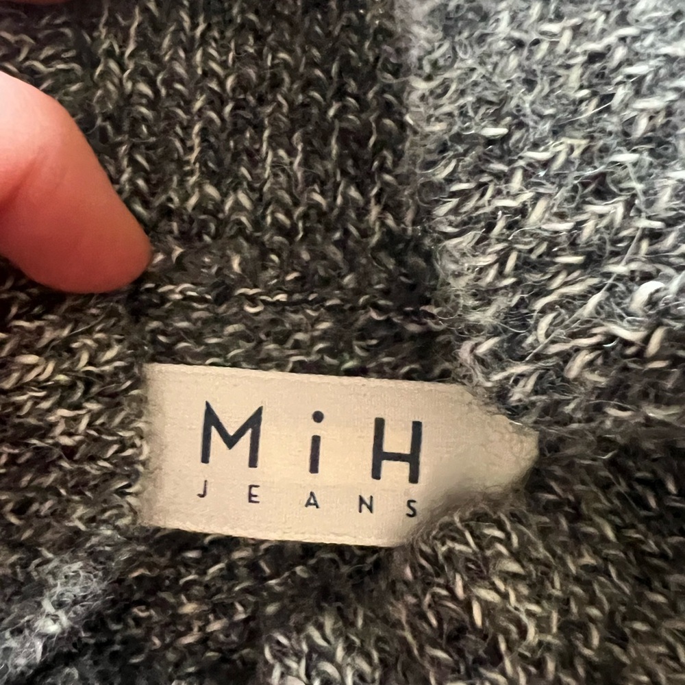 Mih Sweater - Picture 2 of 2